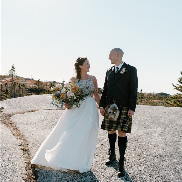 Hayley Paige Ellie Wedding Gown - Picture 7 of 12